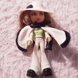 2003 BRATZ Yasmin Doll Funky Fashion Fever Collection McDonald's Toy